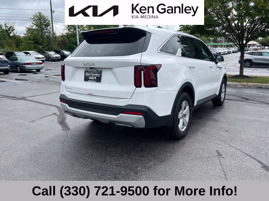 Certified 2026 Kia Sorento LX FWD image 9