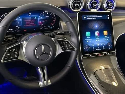 Used 2025 Mercedes-Benz GLC 300 4MATIC image 79