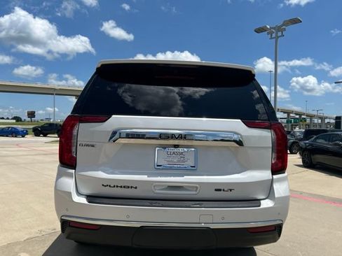 Used 2023 GMC Yukon SLT w/ SLT Premium Package RWD image 9