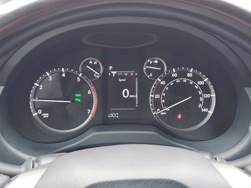 Used 2023 Lexus GX 460 Luxury w/ Accessory Package AWD/4WD image 8