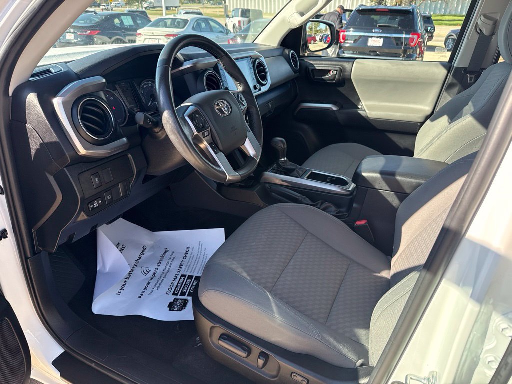 Certified 2022 Toyota Tacoma SR5 w/ Black Out Package (TMS) AWD/4WD image 8