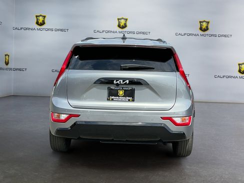 Used 2024 Kia Niro SX FWD image 6