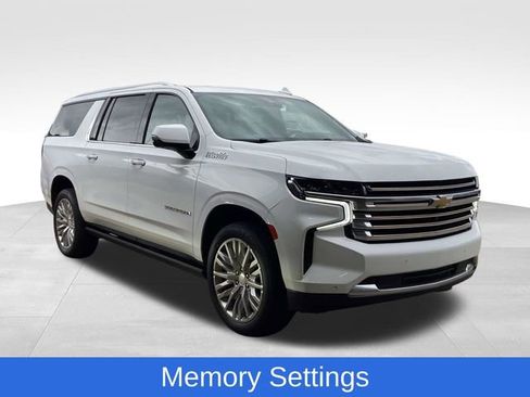 Used 2023 Chevrolet Suburban High Country image 6
