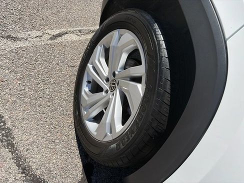 Used 2023 Volkswagen Atlas SE w/ Panoramic Sunroof Package AWD/4WD image 11