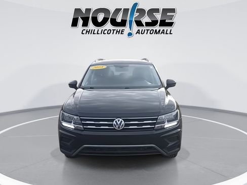 Used 2018 Volkswagen Tiguan SE w/ Panoramic Sunroof Package image 3