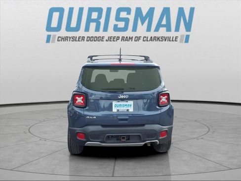 Used 2020 Jeep Renegade Latitude w/ Cold Weather Group image 4