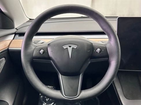 Used 2023 Tesla Model 3 Standard Range image 24
