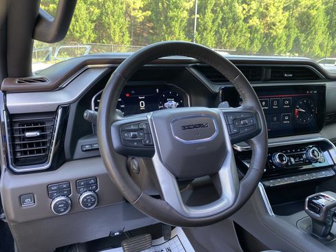 Used 2024 GMC Sierra 1500 Denali w/ Denali Reserve Package AWD/4WD image 18