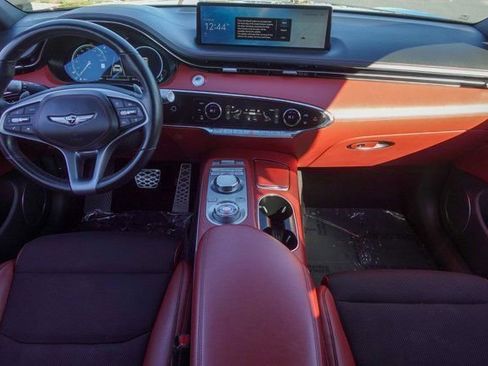 Used 2023 Genesis GV70 2.5T w/ Sport Prestige Package image 12