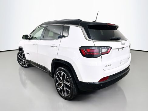 Used 2025 Jeep Compass Limited w/ Elite Group AWD/4WD image 5