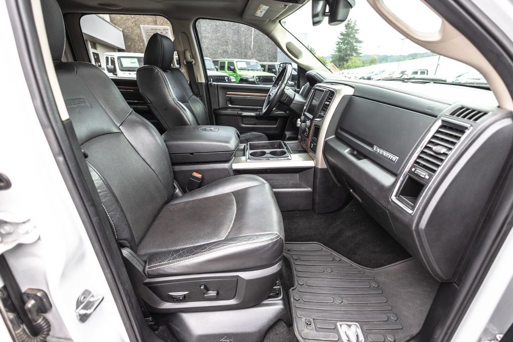Used 2015 RAM 1500 Laramie w/ Convenience Group AWD/4WD image 30