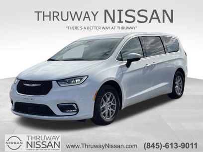 Used 2023 Chrysler Pacifica Touring-L