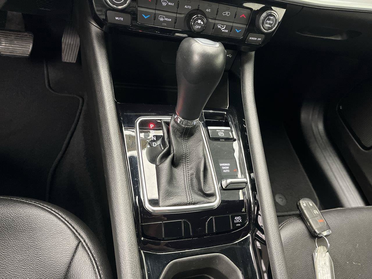 Used 2025 Jeep Compass Limited AWD/4WD image 27