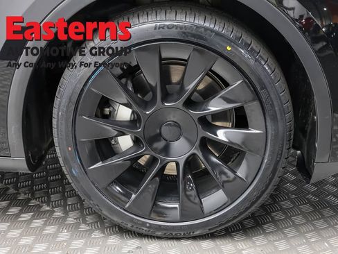 Used 2023 Tesla Model Y Long Range AWD/4WD image 27