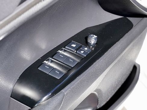 Used 2025 Toyota Camry SE FWD image 23