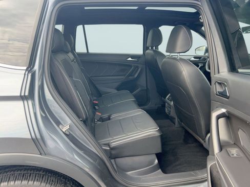 Certified 2022 Volkswagen Tiguan SEL R-Line image 27