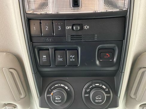 Used 2020 Toyota 4Runner Venture AWD/4WD image 24
