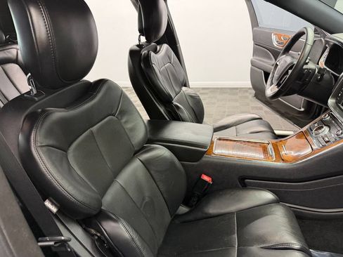 Used 2017 Lincoln Continental Select AWD/4WD image 51