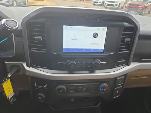 Used 2022 Ford F150 XLT image 19