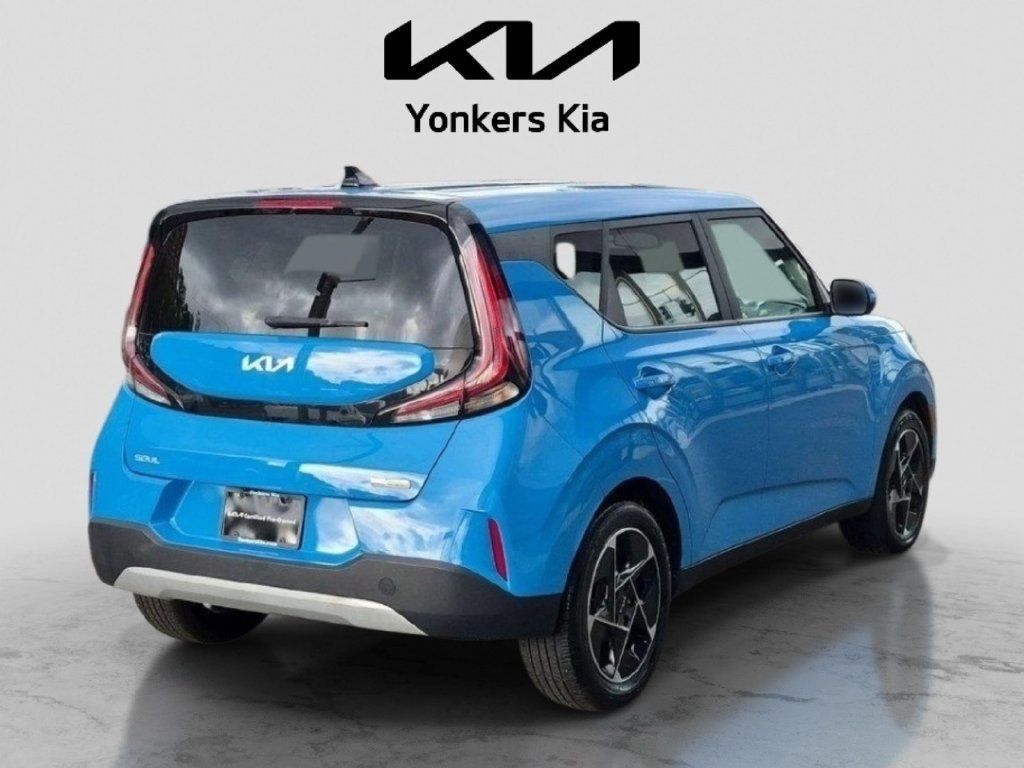 Certified 2023 Kia Soul EX FWD image 5