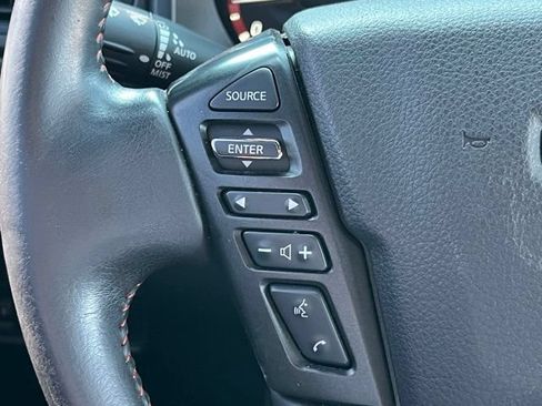 Used 2023 Nissan Titan PRO-4X w/ Pro-4x Convenience Package AWD/4WD image 18