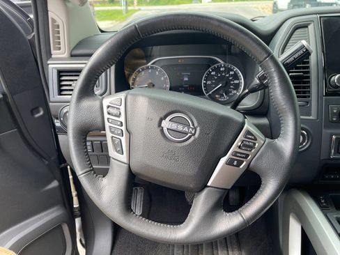 Used 2023 Nissan Titan SV w/ SV Convenience Package RWD image 24