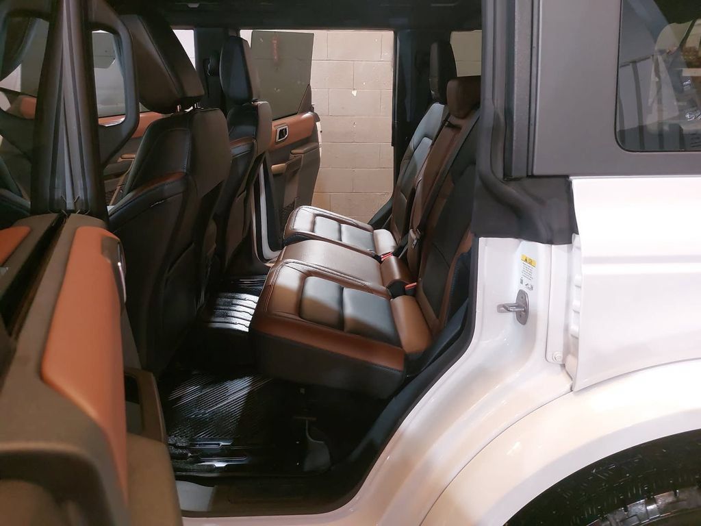 Used 2024 Ford Bronco Outer Banks AWD/4WD image 13