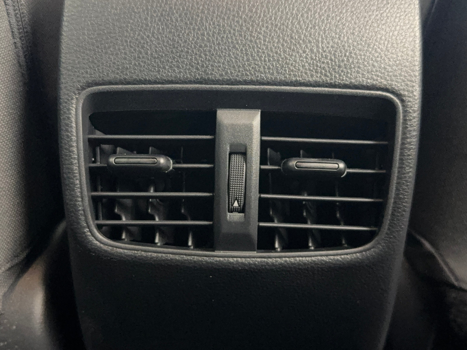 Used 2023 Toyota Corolla Cross LE FWD image 37