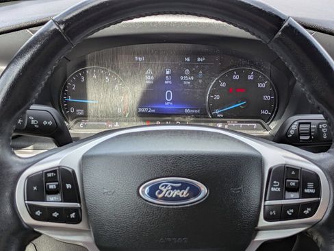 Used 2023 Ford Explorer XLT RWD image 30