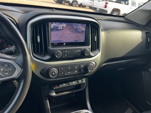 Used 2020 Chevrolet Colorado LT w/ LT Convenience Package image 14