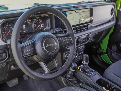 Used 2025 Jeep Wrangler Unlimited Sport image 7