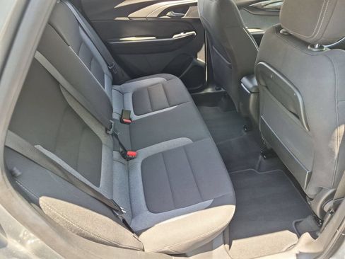 Used 2025 Chevrolet TrailBlazer LT AWD/4WD image 29