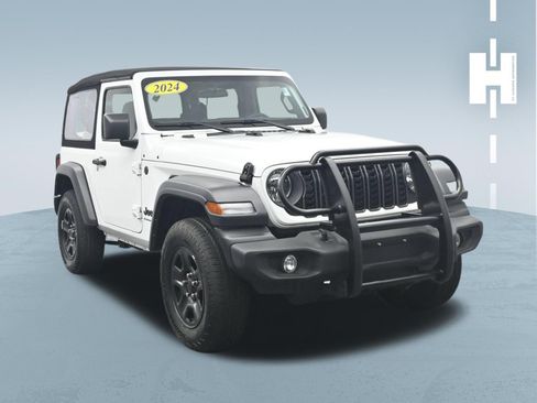 Used 2024 Jeep Wrangler Sport AWD/4WD image 3