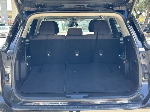 Certified 2024 Toyota Highlander LE image 12