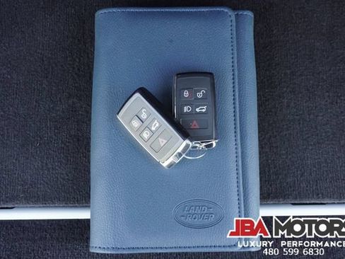 Used 2023 Land Rover Discovery HSE R-Dynamic AWD/4WD image 30
