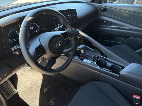 New 2026 Hyundai Elantra SEL Sport FWD image 13