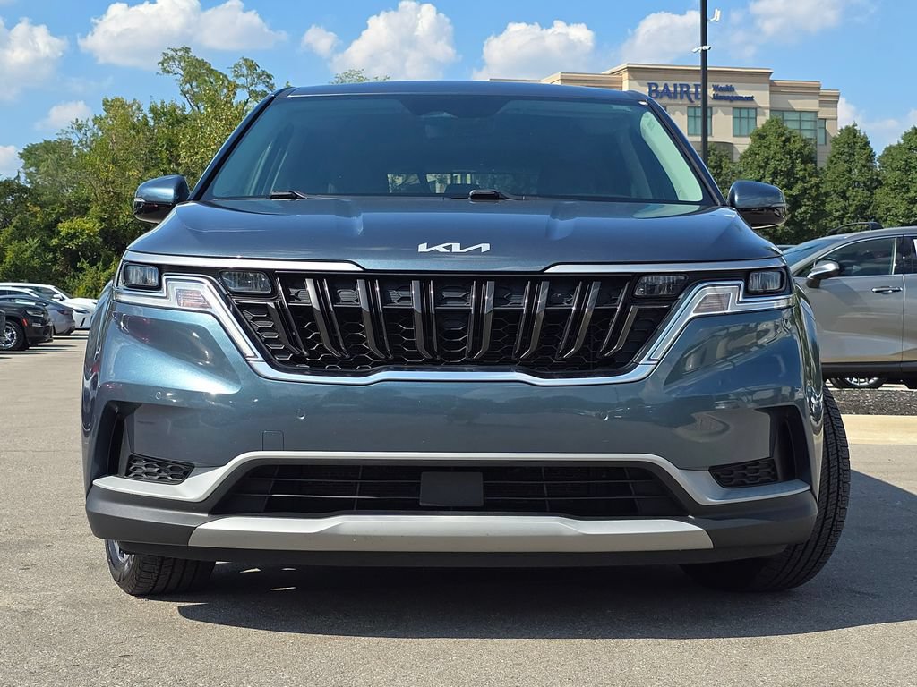 Used 2022 Kia Carnival EX FWD image 3