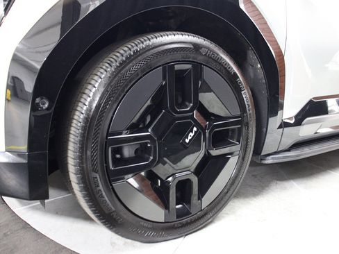 Used 2024 Kia EV9 GT-Line image 5