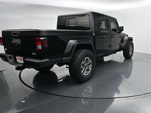 Used 2021 Jeep Gladiator Overland AWD/4WD image 7