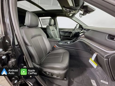 Used 2025 Jeep Grand Cherokee Limited w/ Black Appearance Package AWD/4WD image 29