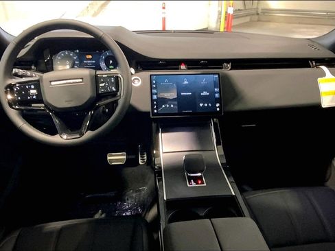 New 2026 Land Rover Range Rover Evoque Dynamic SE image 5