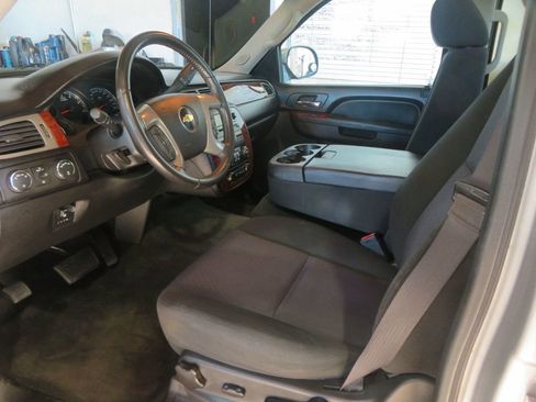 Used 2013 Chevrolet Avalanche LS image 20