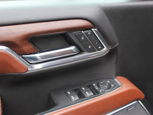 Used 2024 GMC Sierra 3500 Denali Ultimate image 21