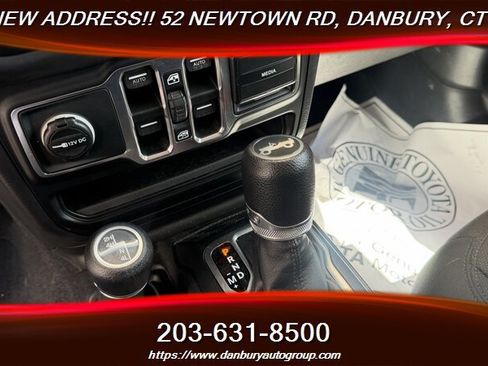 Used 2018 Jeep Wrangler Unlimited Sport S AWD/4WD image 18