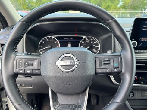 Used 2025 Nissan Rogue SV AWD/4WD image 30