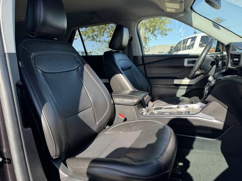 Used 2022 Ford Explorer Limited image 14