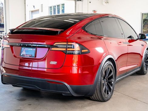 Used 2024 Tesla Model X Plaid image 6