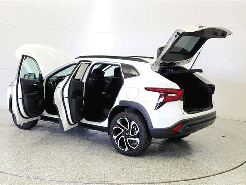 New 2026 Chevrolet Trax RS w/ Driver Confidence Package FWD image 11