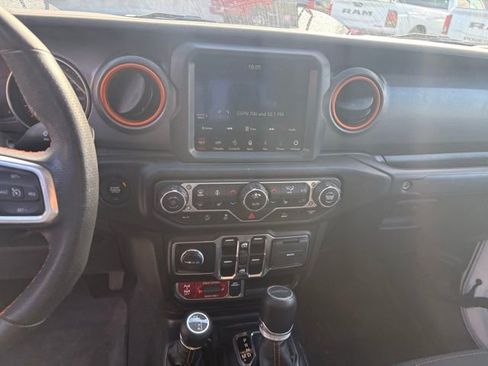 Certified 2023 Jeep Gladiator Mojave w/ Cold Weather Group image 24