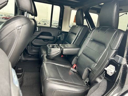 Used 2021 Jeep Wrangler Unlimited Sahara image 16